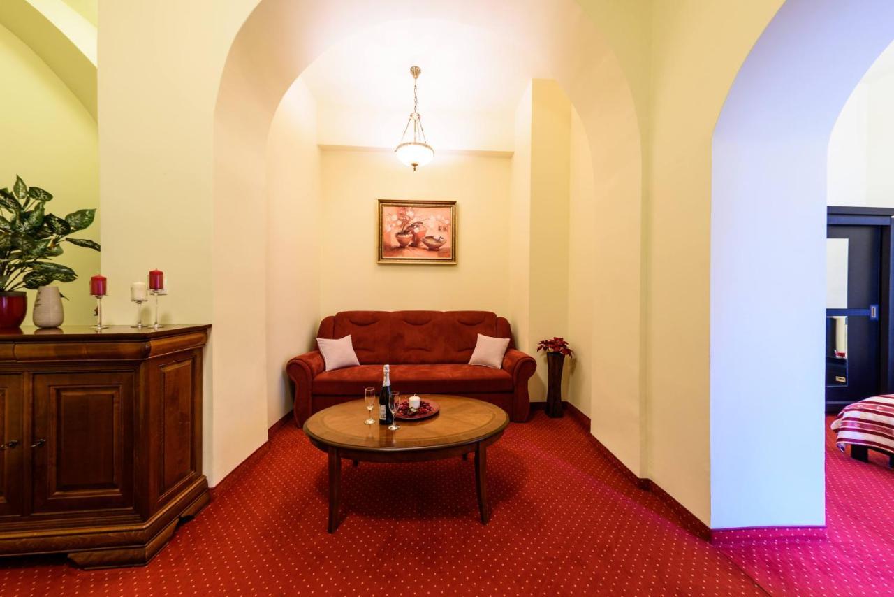 Apartament Baroc Тимишоара Экстерьер фото